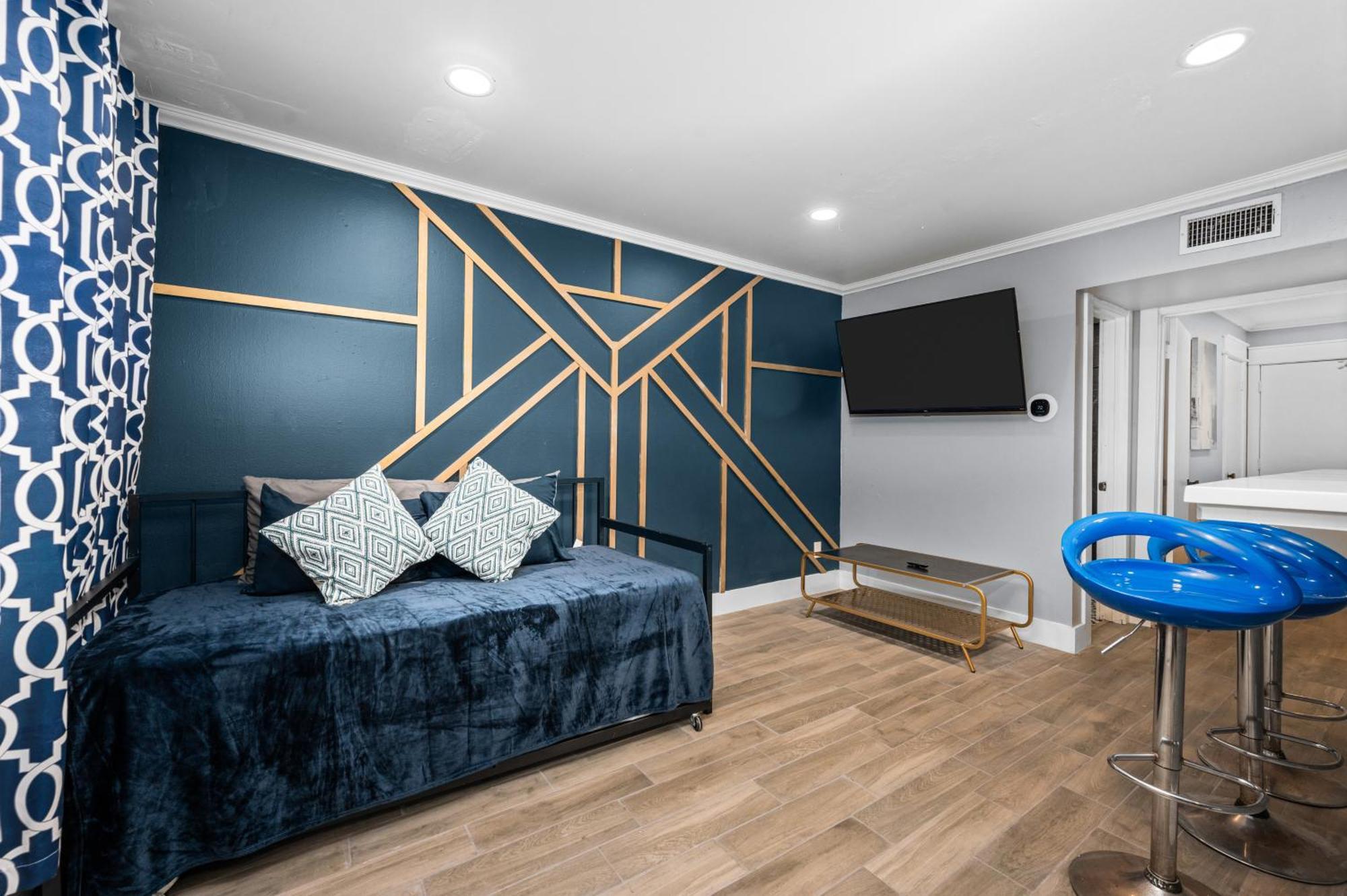 Bright & Airy Apt Close To Everything With Free Park Apartment Houston Bagian luar foto